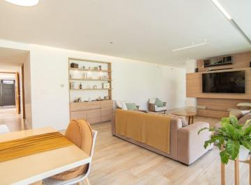 Casa · 253m² · 6 Ambientes · 3 Cocheras · Casa en Venta Gonnet 4 Dorm. y Pileta
