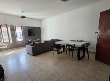 PH · 83m² · 3 Ambientes · 1 Cochera · PH en Venta en La Plata 2 Dorm. y Cochera