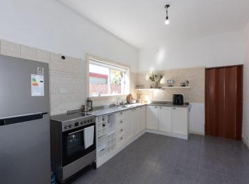 Casa · 120m² · 4 Ambientes · 2 Cocheras · Casa 4 Amb C/amb Multifuncion, Amplia en Merlo