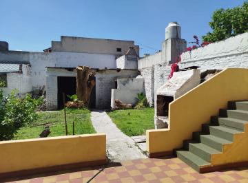 Casa · 53m² · 3 Ambientes · 1 Cochera · Venta Casa 3 Amb. Cochera Galpon Apto Credito