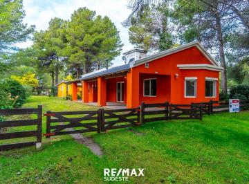 Casa · 98m² · 2 Ambientes · 3 Cocheras · Venta Casa Lote Parquizado Pehuen Co Apta Crédito