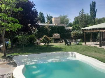Casa · 195m² · 5 Ambientes · 1 Cochera · Casa en Venta Complejo Cerrado, Perdriel