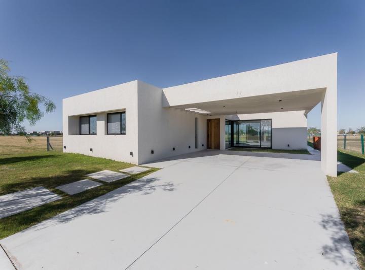 Casa · 193m² · 4 Ambientes · 1 Cochera