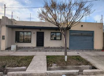 Casa · 140m² · 2 Ambientes · 1 Cochera · Hermosa Casa en Venta en Jesus de Nazareno