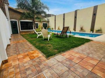 Casa · 160m² · 3 Ambientes · Casa a La Venta 3 Ambientes, en San Justo.