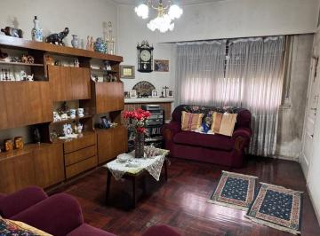 Casa · 136m² · 3 Ambientes · 1 Cochera · Venta Casa Moron Norte