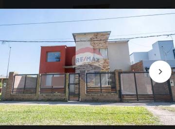 Casa de 6 ambientes, Monte Vera · Casa y Quincho