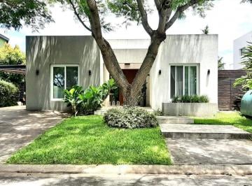 Casa · 110m² · 4 Ambientes · 1 Cochera · Casa en Alquiler Anual 3 Dorm. Los Lagos Nordelta Sin Muebles