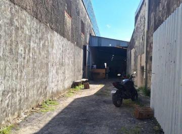 Bodega-Galpón · 163m² · Se Vende Galpon Sobre Calle Iturraspe