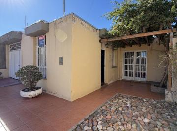 Casa · 122m² · 3 Dormitorios · 2 Cocheras · Venta Casa 3° Cec. San Martín