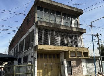 Edificio · 1260m² · Edificio Comercial en Garin