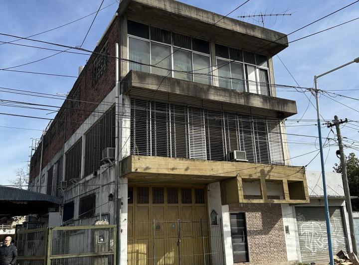 Edificio · 1260m²
