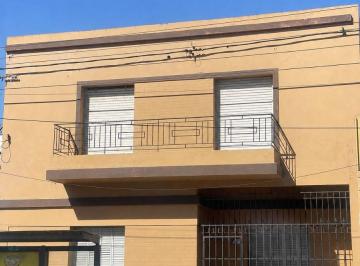 Casa de 6 ambientes, Córdoba · Casa en Alquiler - Av Julio a Roca