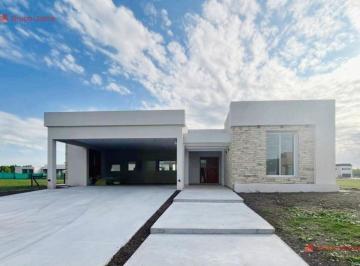 Casa · 1000m² · 5 Ambientes · 2 Cocheras · Casa en Alquiler en La Concepción