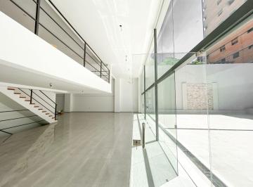 Local comercial · 550m² · 20 Cocheras · Local C/patio Descubierto, Subsuelo y Cocheras