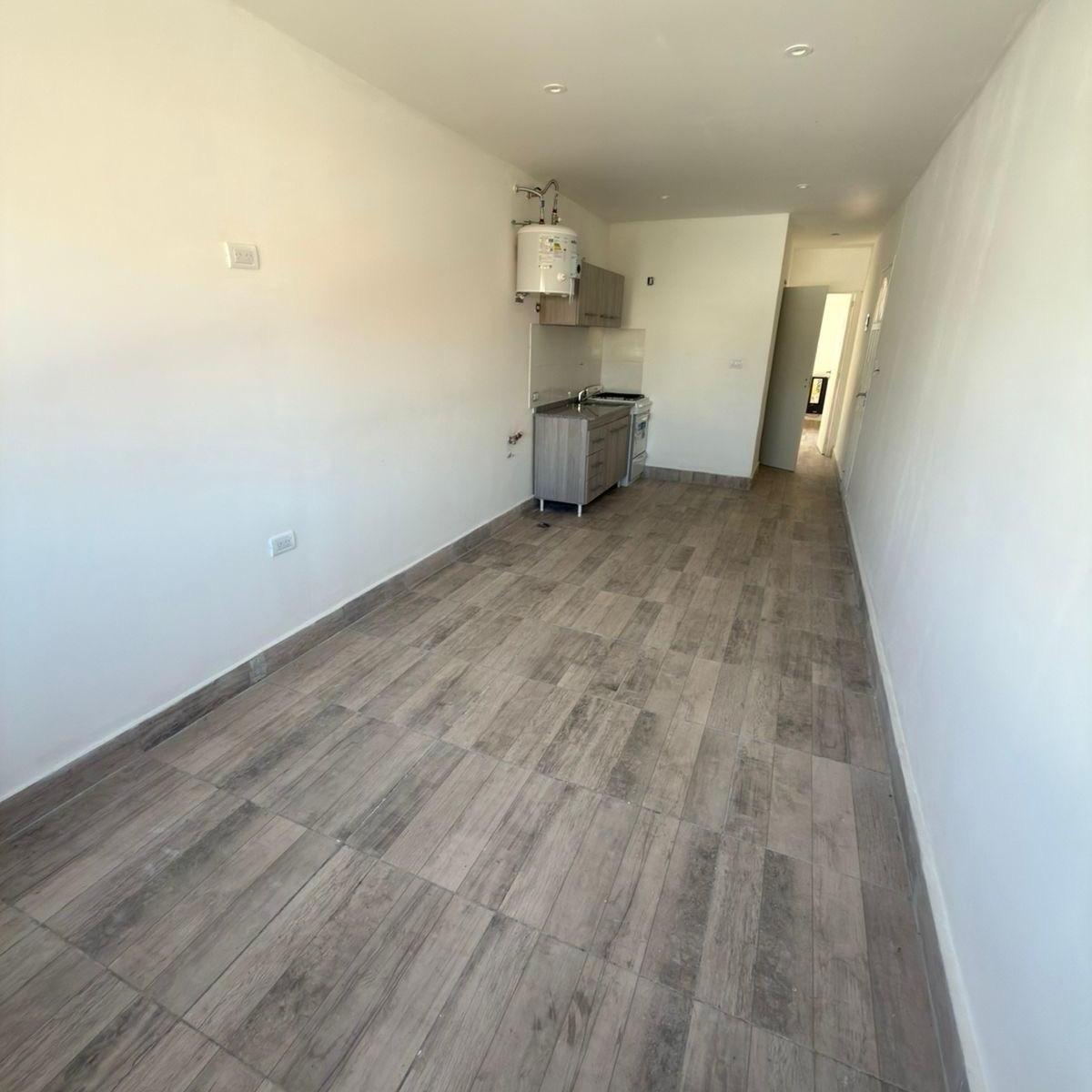 PH de 2 ambientes en PA a la calle, a estrenar, patio propio, 40m²