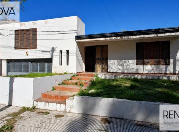Casa · 200m² · 7 Ambientes · 2 Cocheras · Casa a Remodelar – Refaccionar en Barrio Parque Vélez Sarsfield!