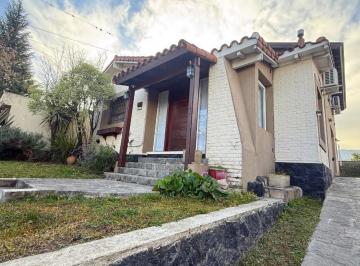 Casa · 260m² · 5 Ambientes · 1 Cochera · Casa en La Falda