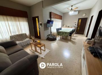 Casa de 4 ambientes, Merlo · Venta – Casa con Gran Lote Sobre Av Eva Perón