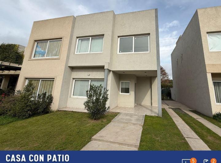 Casa · 300m² · 5 Ambientes · 2 Cocheras