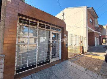 Casa · 232m² · 7 Ambientes · 1 Cochera · Casa Multifamiliar Local 7 Ambientes Villa Ballester a Refaccionar