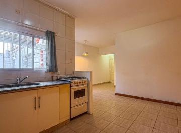 Departamento · 33m² · 2 Ambientes · Alquiler Monoambiente Dividido y Patioo Aldrey