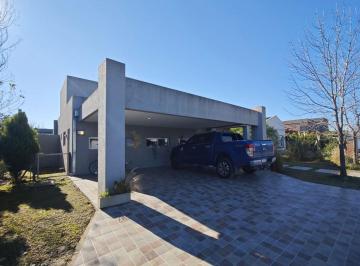 Casa · 178m² · 4 Ambientes · 2 Cocheras · Casa en Venta | Barrio San Gabriel – Villanueva