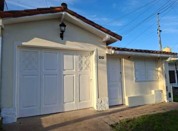 Casa · 65m² · 1 Dormitorio · 1 Cochera · Chalecito en P. H a La Calle con Garage
