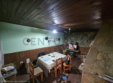 Casa · 117m² · 3 Ambientes · Casa a Refaccionar en Venta