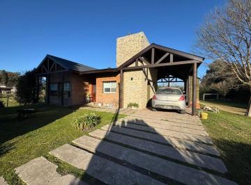 Casa · 150m² · 4 Ambientes · 1 Cochera · Venta Casa 4 Amb C/ Pileta Exaltacion de La Cruz