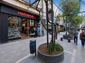 Local comercial de 1 ambiente, Córdoba · Alquiler | 9 de Julio | Peatonal Centro | Local | Doble Vidriera