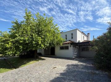 Casa · 296m² · 7 Ambientes · 3 Cocheras · Casa Chalet en Alquiler en Talar del Lago 2, General Pacheco, Tigre