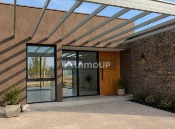 Casa de 5 ambientes, Carrodilla · Casa en Venta Barrio Lar de Terrada, Carrodilla, Luján de Cuyo.