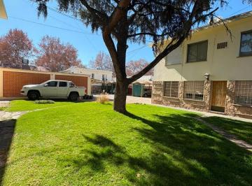Departamento de 6 ambientes, Ciudad de Mendoza · Departamento Sobre Av Aristides Villanueva - Cochera