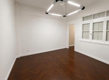 Oficina comercial · 79m² · Alquiler Consultorio 4 Ambientes San Telmo Patio