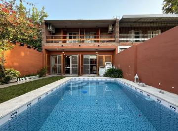 Casa · 170m² · 3 Ambientes · 2 Cocheras · Urca | 3 Dor, Pileta y Quincho | Excelente Ubicacion!