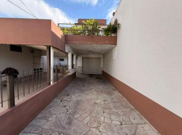 PH · 84m² · 3 Ambientes · 2 Cocheras · PH en Alquiler en Jose León Suarez
