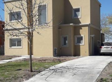 Casa · 170m² · 5 Ambientes · 2 Cocheras · Casa en Santa Guadalupe