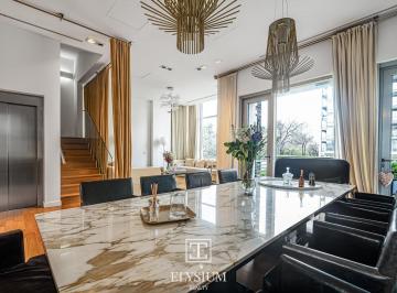 Casa · 485m² · 7 Ambientes · 5 Cocheras · Exclusiva Casa en El Complejo Forum Alcorta!