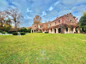 Casa · 800m² · 10 Ambientes · 6 Cocheras · Venta Casa Más Exclusiva en Lomas de San Isidro de 800 m² Cub y Lote de 4400 m²