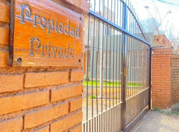 Casa de 5 ambientes, El Bermejo · Casa en Venta de 6 Dorm. y Piscina en Barrio Bermejo – 1.000 m²