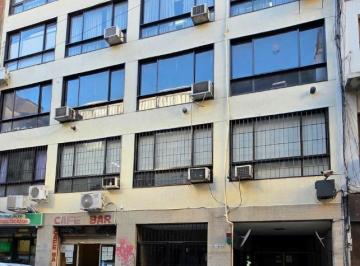 Oficina comercial · 40m² · 2 Ambientes · Oficina de 1 Ambiente Divisible Al Frente