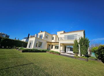 Casa · 382m² · 4 Ambientes · 1 Cochera · Casa en Venta en Cabos del Lago, Nordelta, Tigre