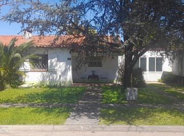 Casa · 82m² · 5 Ambientes · 1 Cochera · Casa en Venta en Barrio Uno! Ezeiza! 2 Dormitotios! Pileta - Barrio Uno, Ezeiza, G. B. a. Zona Sur.