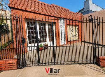 Casa · 129m² · 4 Ambientes · 1 Cochera · Casa de 4 Ambientes con Cochera, Parque y Pileta – Banfield Este