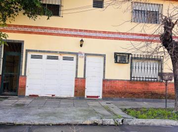 Departamento de 3 ambientes, Lanús · Casa Multifamilair