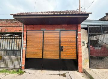 Casa · 72m² · 4 Ambientes · 1 Cochera · Casa en Jose León Suarez