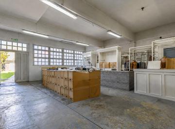 Depósito · 217m² · 6 Ambientes · 1 Cochera · Depósito en Olivos