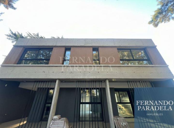Casa · 87m² · 3 Ambientes · 1 Cochera