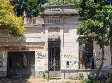 Casa · 103m² · 3 Ambientes · Casa a Reciclar o Demoler en Pleno Casco – Excelente Ubicación – Calle 46 Entre 9 y 10